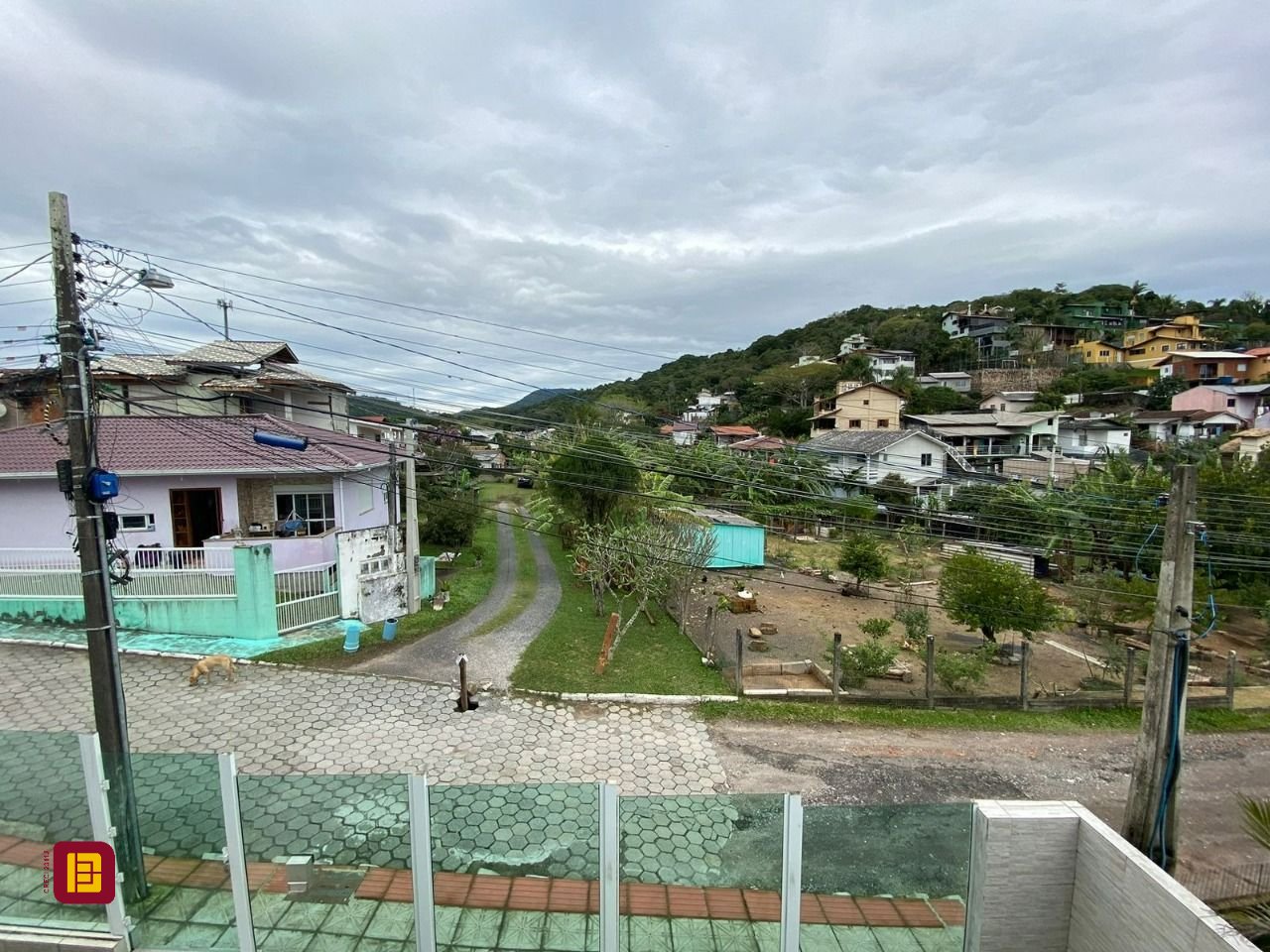 Casa com 162m², 4 quartos (sendo 2 suítes), 6 garagens, no bairro Cachoeira do Bom Jesus em Florianópolis