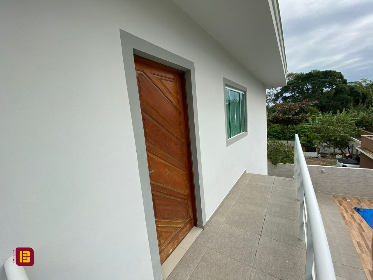 Casa com 162m², 4 quartos (sendo 2 suítes), 6 garagens, no bairro Cachoeira do Bom Jesus em Florianópolis