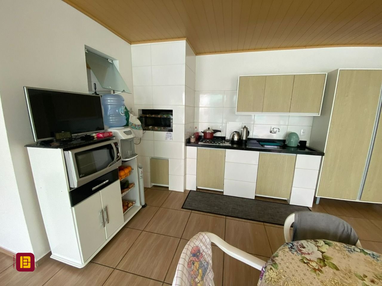 Casa com 162m², 4 quartos (sendo 2 suítes), 6 garagens, no bairro Cachoeira do Bom Jesus em Florianópolis