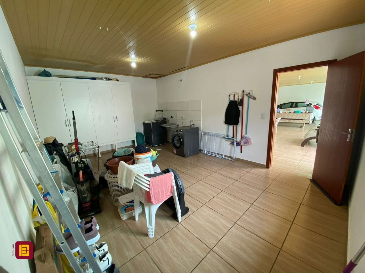 Casa com 162m², 4 quartos (sendo 2 suítes), 6 garagens, no bairro Cachoeira do Bom Jesus em Florianópolis
