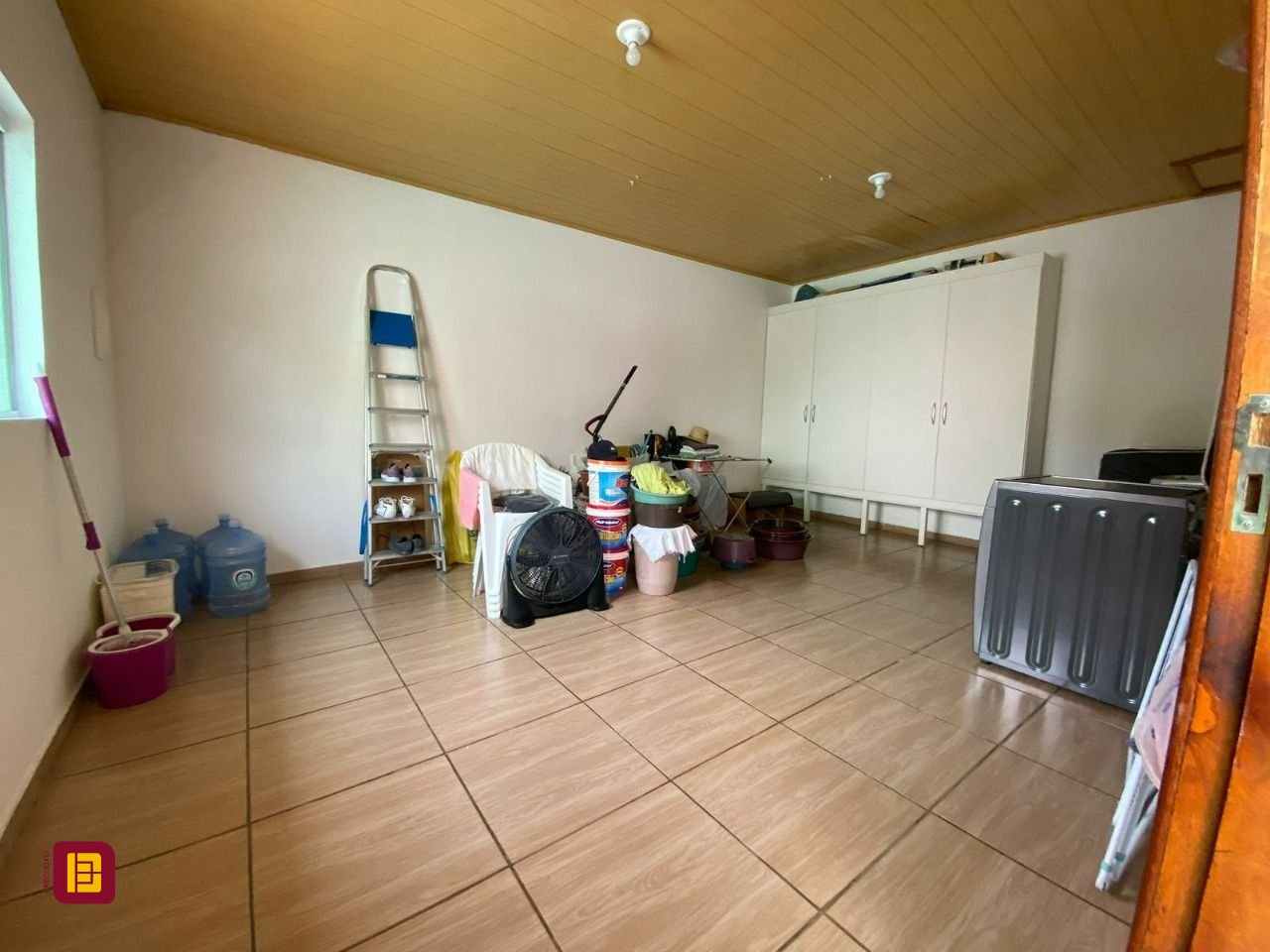 Casa com 162m², 4 quartos (sendo 2 suítes), 6 garagens, no bairro Cachoeira do Bom Jesus em Florianópolis