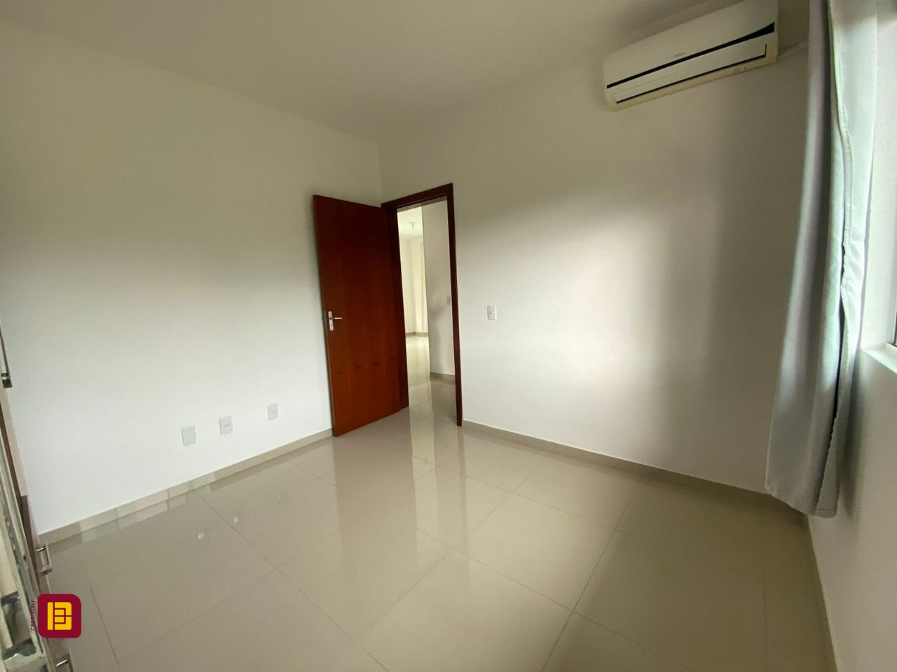 Casa com 162m², 4 quartos (sendo 2 suítes), 6 garagens, no bairro Cachoeira do Bom Jesus em Florianópolis
