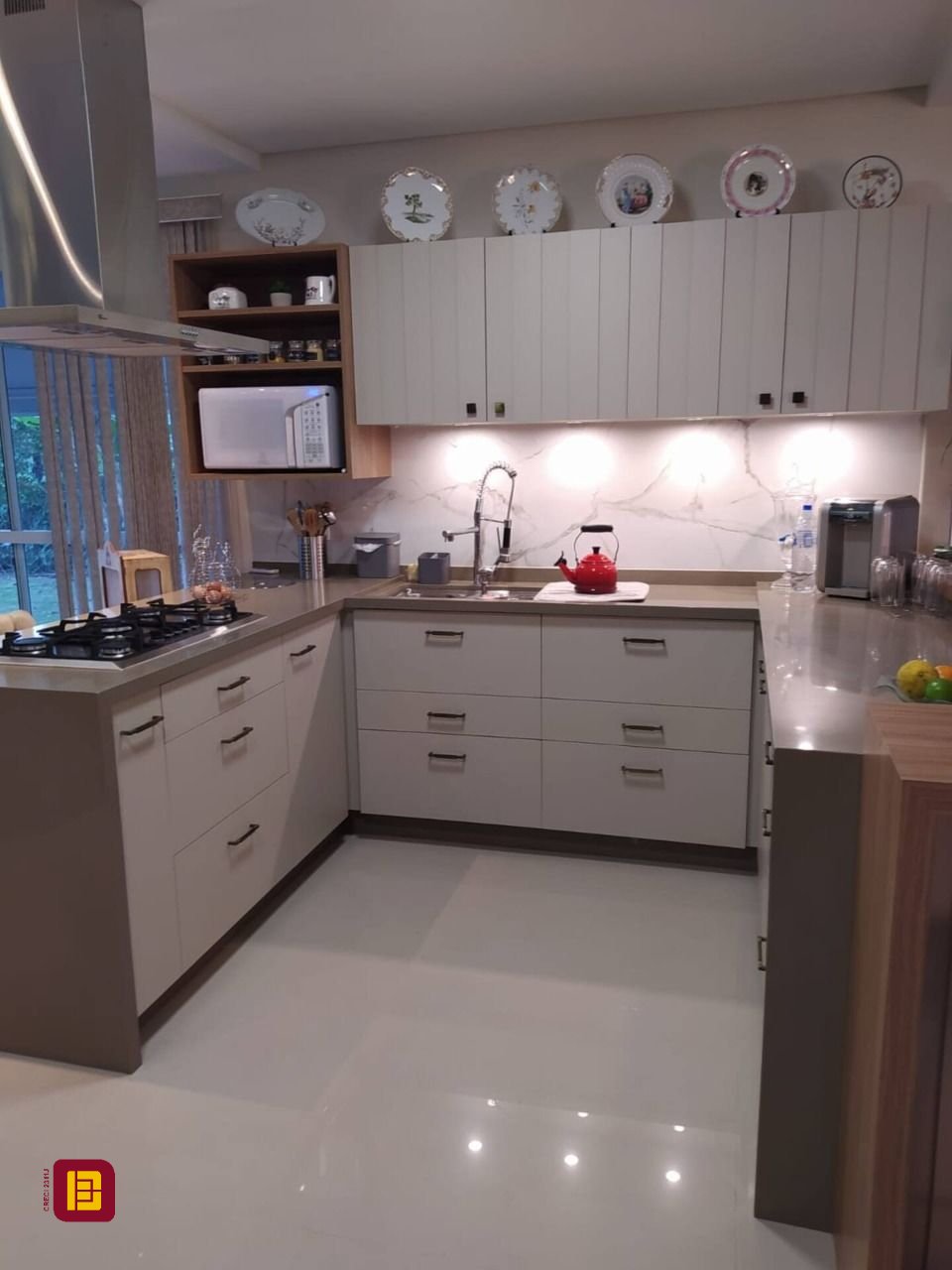 Casa com 190m², 3 quartos (sendo 2 suítes), 3 garagens, no bairro Daniela em Florianópolis