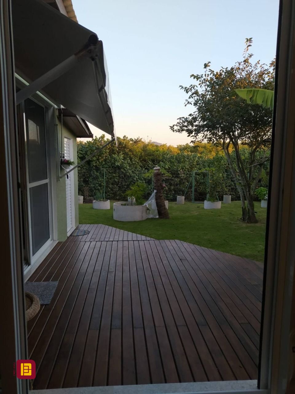 Casa com 190m², 3 quartos (sendo 2 suítes), 3 garagens, no bairro Daniela em Florianópolis