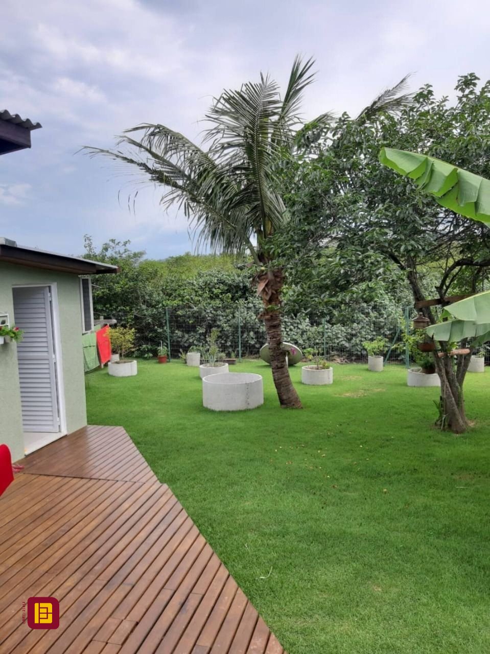 Casa com 190m², 3 quartos (sendo 2 suítes), 3 garagens, no bairro Daniela em Florianópolis