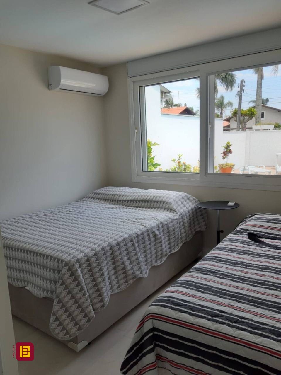 Casa com 190m², 3 quartos (sendo 2 suítes), 3 garagens, no bairro Daniela em Florianópolis