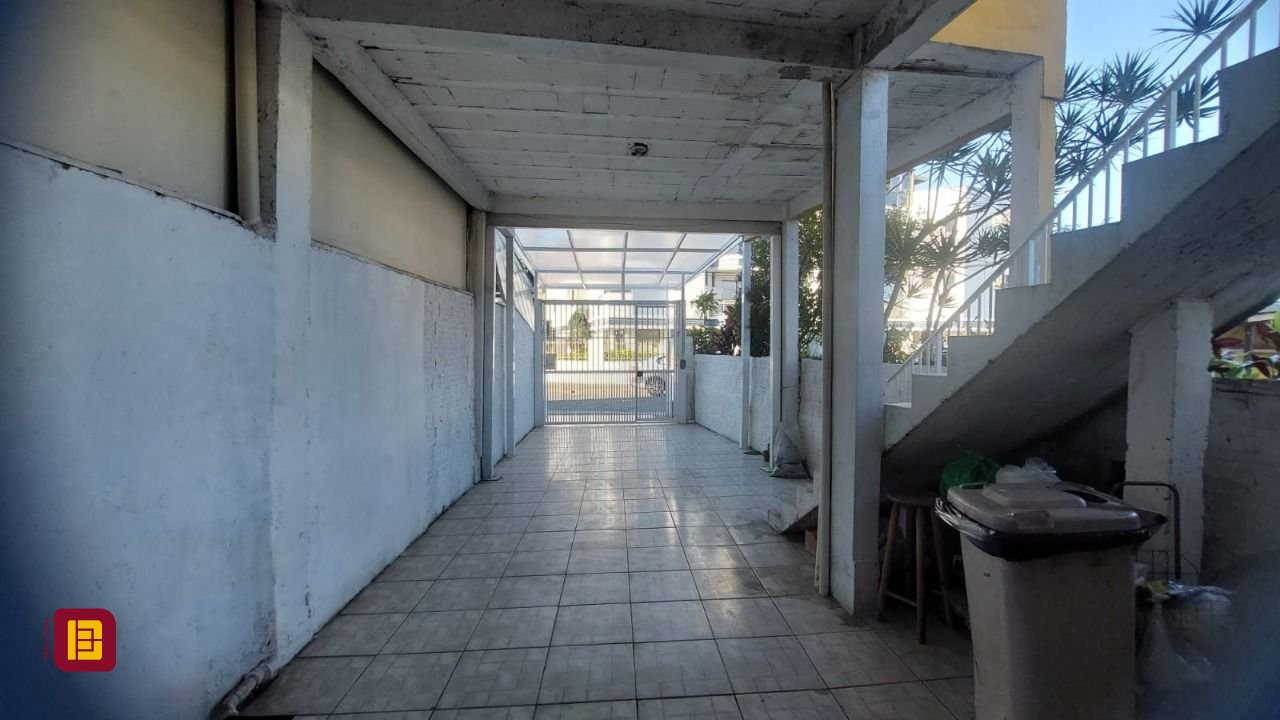 Hotel com 255m², 8 quartos, 2 garagens, no bairro Lagoa da Conceição em Florianópolis