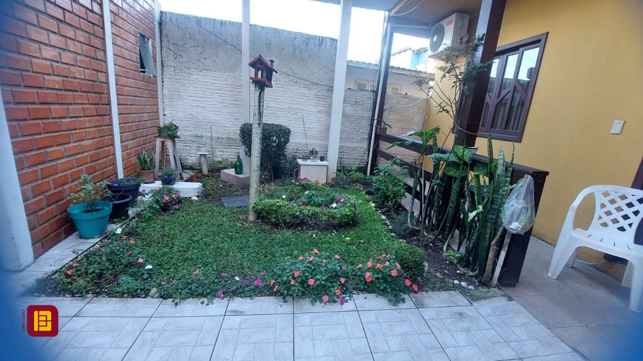 Hotel com 255m², 8 quartos, 2 garagens, no bairro Lagoa da Conceição em Florianópolis