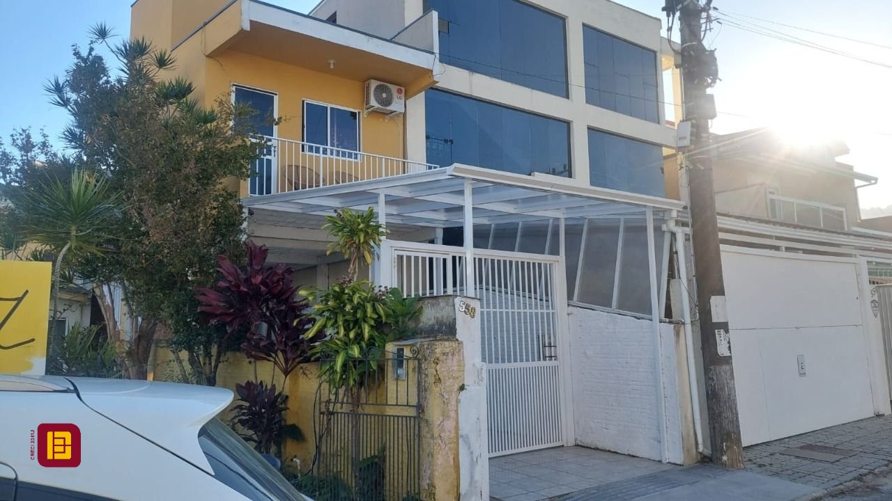 Hotel com 255m², 8 quartos, 2 garagens, no bairro Lagoa da Conceição em Florianópolis