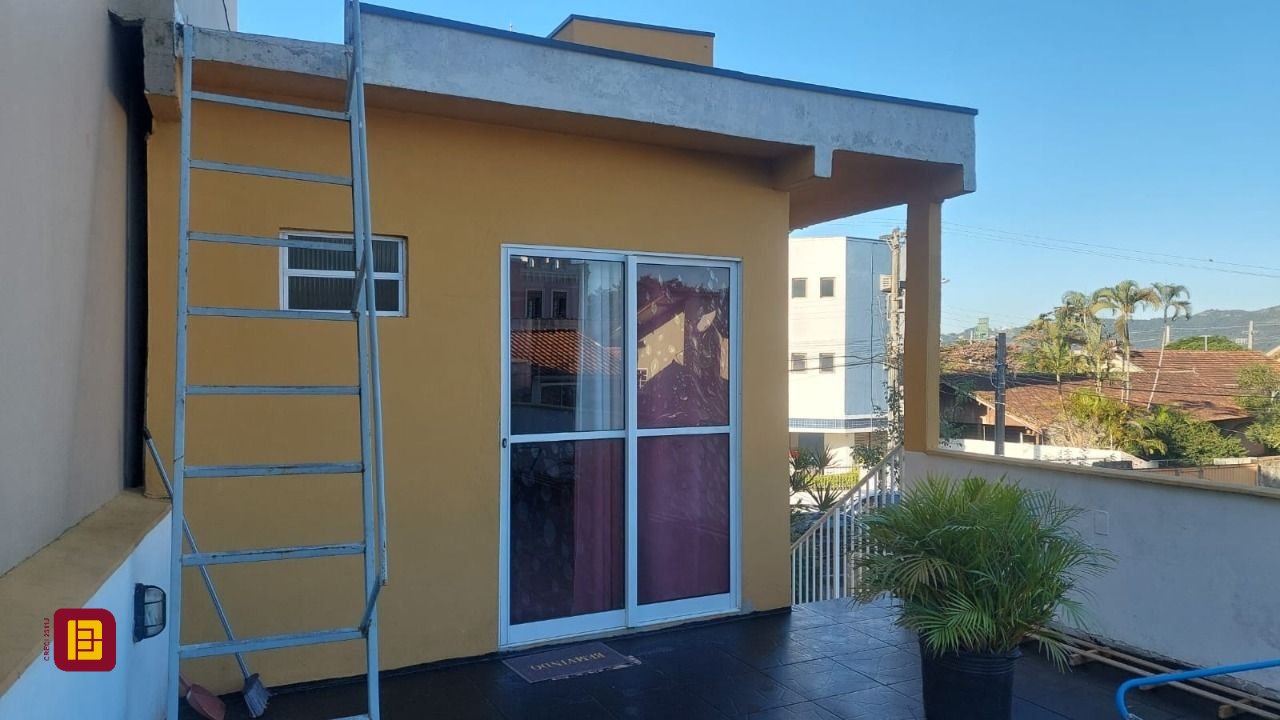 Hotel com 255m², 8 quartos, 2 garagens, no bairro Lagoa da Conceição em Florianópolis