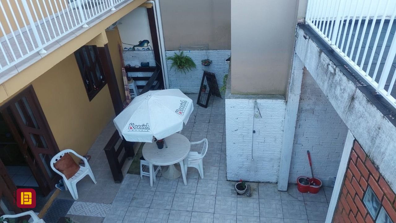Hotel com 255m², 8 quartos, 2 garagens, no bairro Lagoa da Conceição em Florianópolis