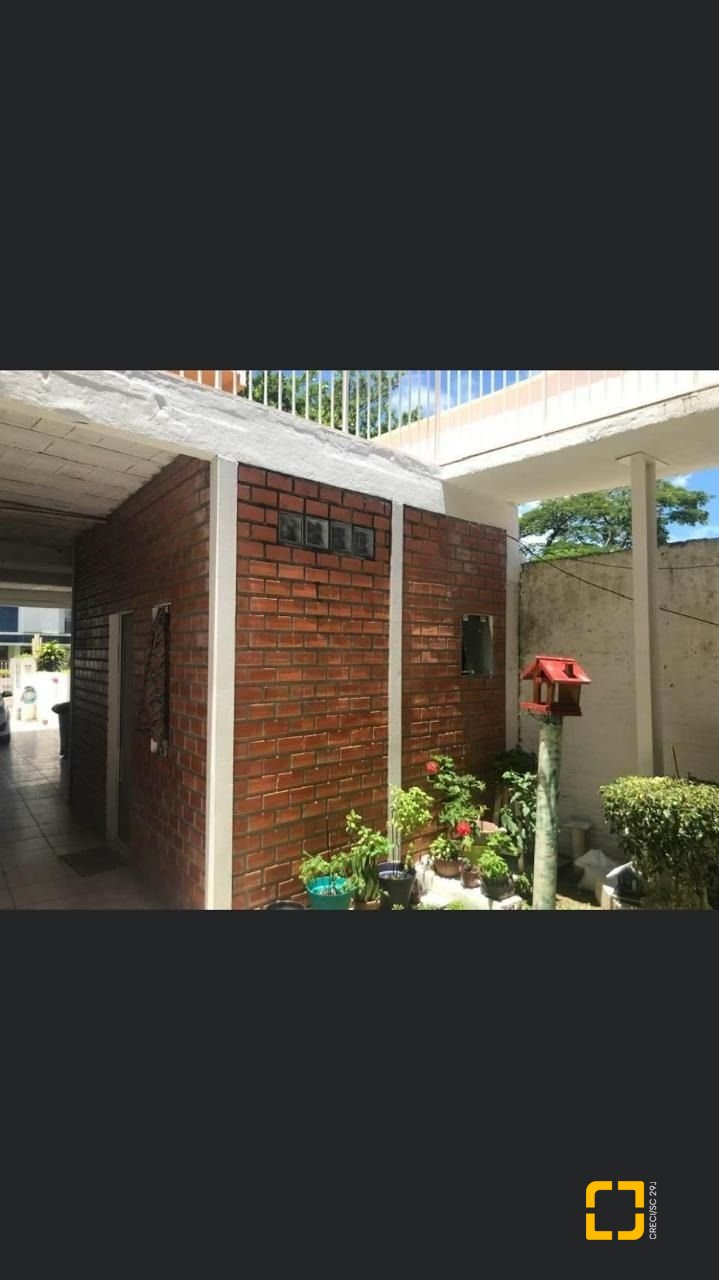 Hotel com 255m², 8 quartos, 2 garagens, no bairro Lagoa da Conceição em Florianópolis