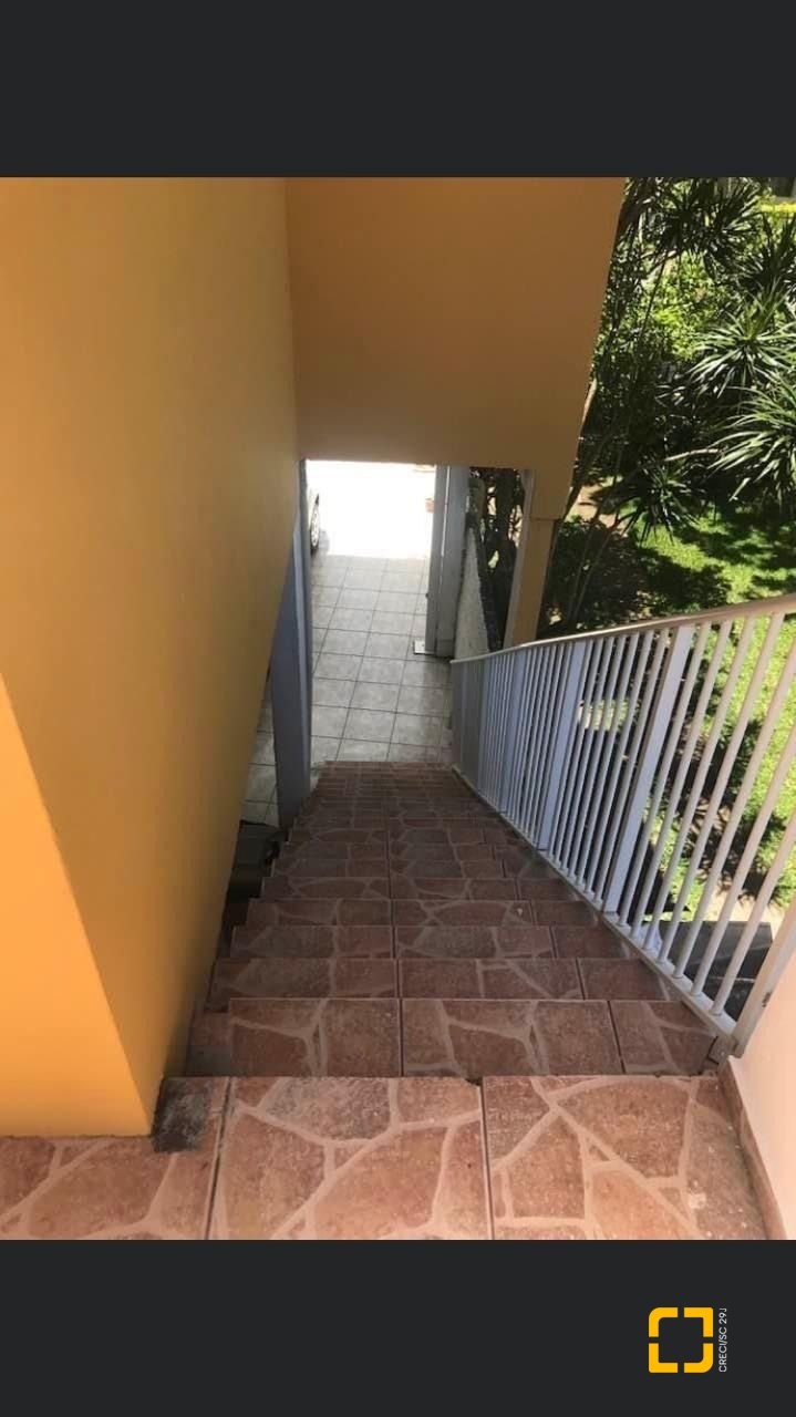 Hotel com 255m², 8 quartos, 2 garagens, no bairro Lagoa da Conceição em Florianópolis