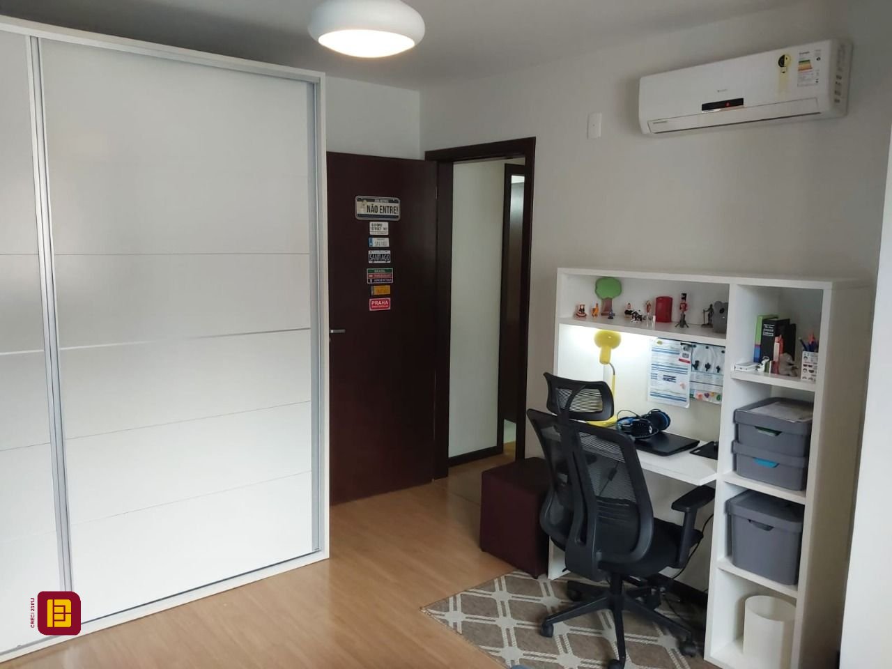 Casa com 220m², 6 quartos (sendo 2 suítes), 2 garagens, no bairro Córrego Grande em Florianópolis
