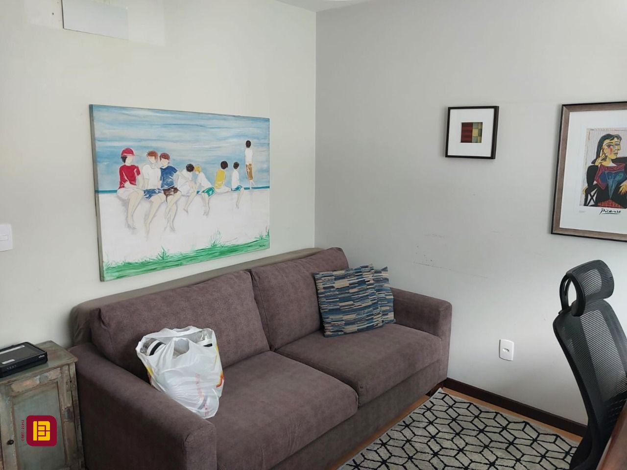 Casa com 220m², 6 quartos (sendo 2 suítes), 2 garagens, no bairro Córrego Grande em Florianópolis