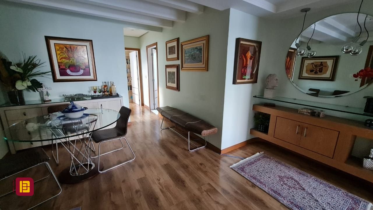 Cobertura com 173m², 2 quartos (sendo 1 suíte), 1 garagem, no bairro Centro em Florianópolis