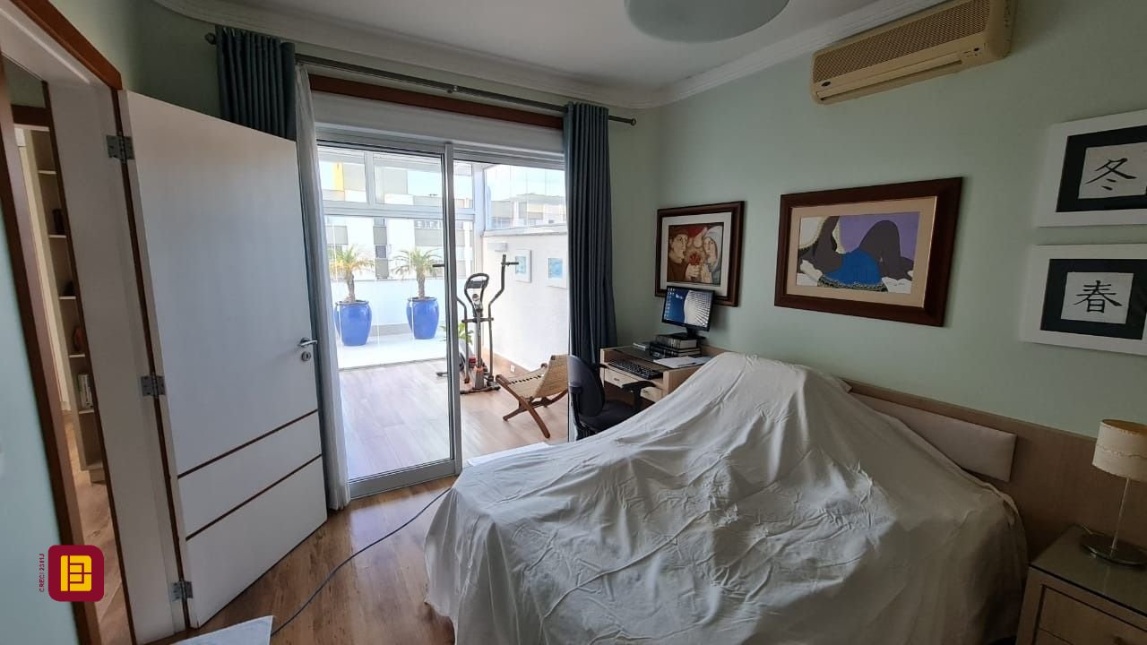 Cobertura com 173m², 2 quartos (sendo 1 suíte), 1 garagem, no bairro Centro em Florianópolis