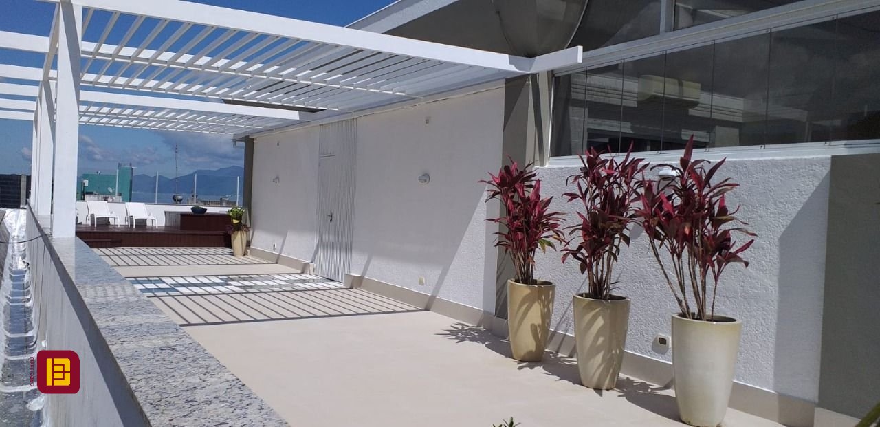 Cobertura com 173m², 2 quartos (sendo 1 suíte), 1 garagem, no bairro Centro em Florianópolis
