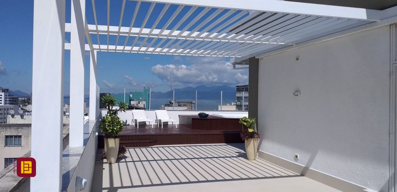 Cobertura com 173m², 2 quartos (sendo 1 suíte), 1 garagem, no bairro Centro em Florianópolis