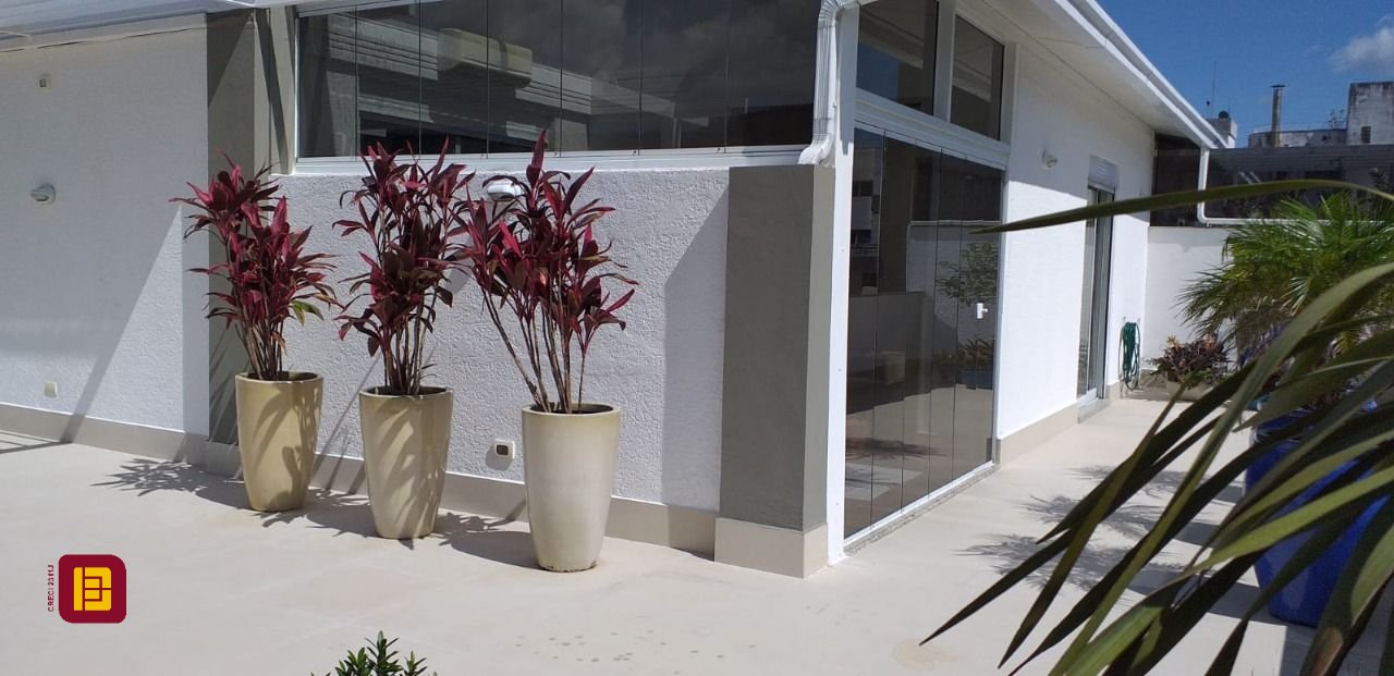 Cobertura com 173m², 2 quartos (sendo 1 suíte), 1 garagem, no bairro Centro em Florianópolis