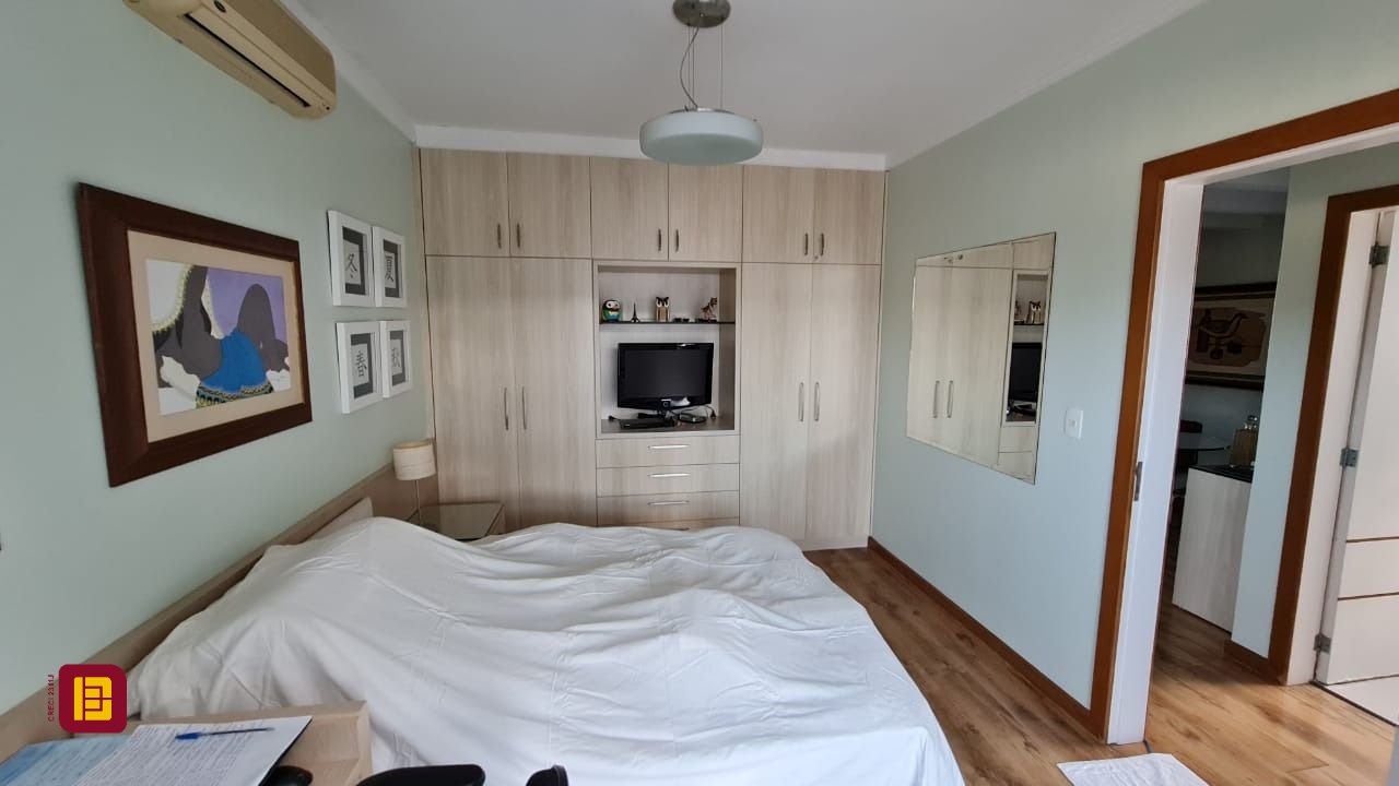 Cobertura com 173m², 2 quartos (sendo 1 suíte), 1 garagem, no bairro Centro em Florianópolis