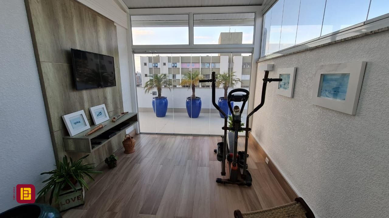 Cobertura com 173m², 2 quartos (sendo 1 suíte), 1 garagem, no bairro Centro em Florianópolis