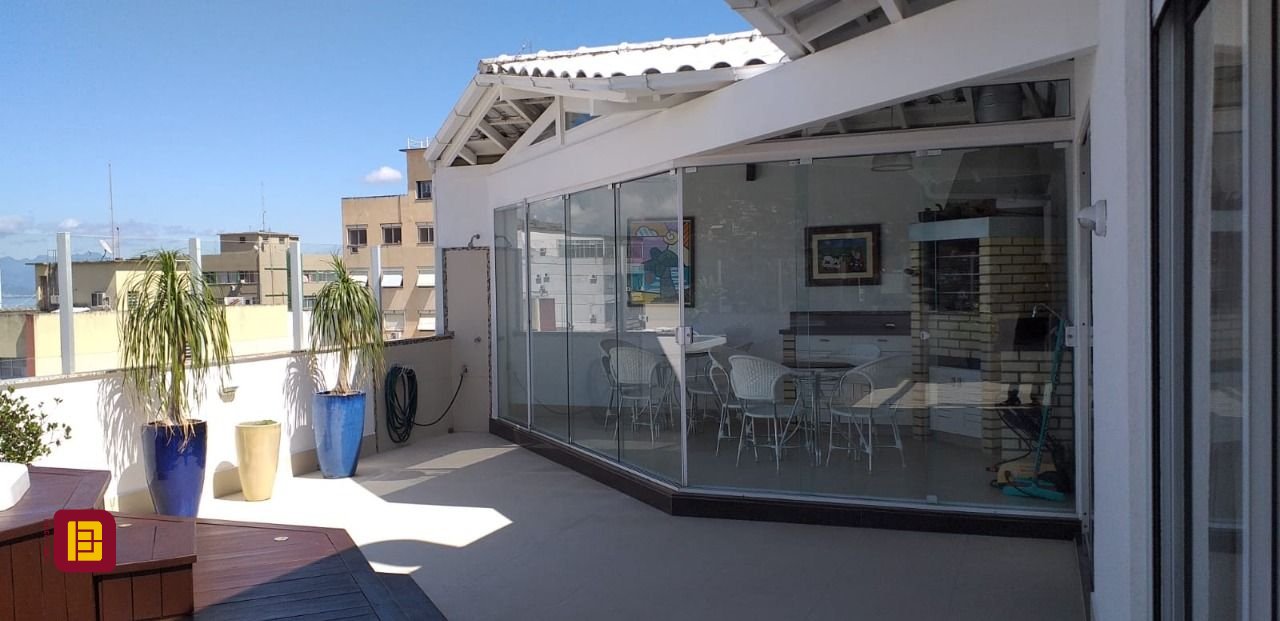 Cobertura com 173m², 2 quartos (sendo 1 suíte), 1 garagem, no bairro Centro em Florianópolis