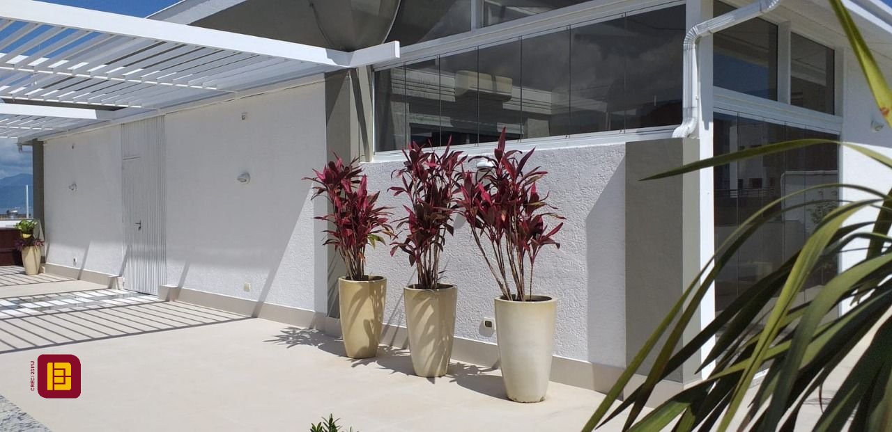 Cobertura com 173m², 2 quartos (sendo 1 suíte), 1 garagem, no bairro Centro em Florianópolis