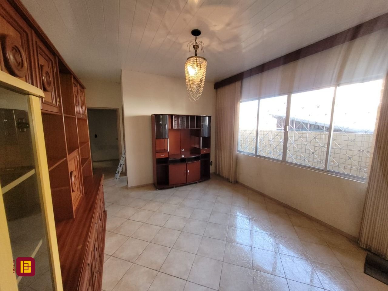 Casa com 138m², 4 quartos (sendo 1 suíte), 4 garagens, no bairro Estreito em Florianópolis