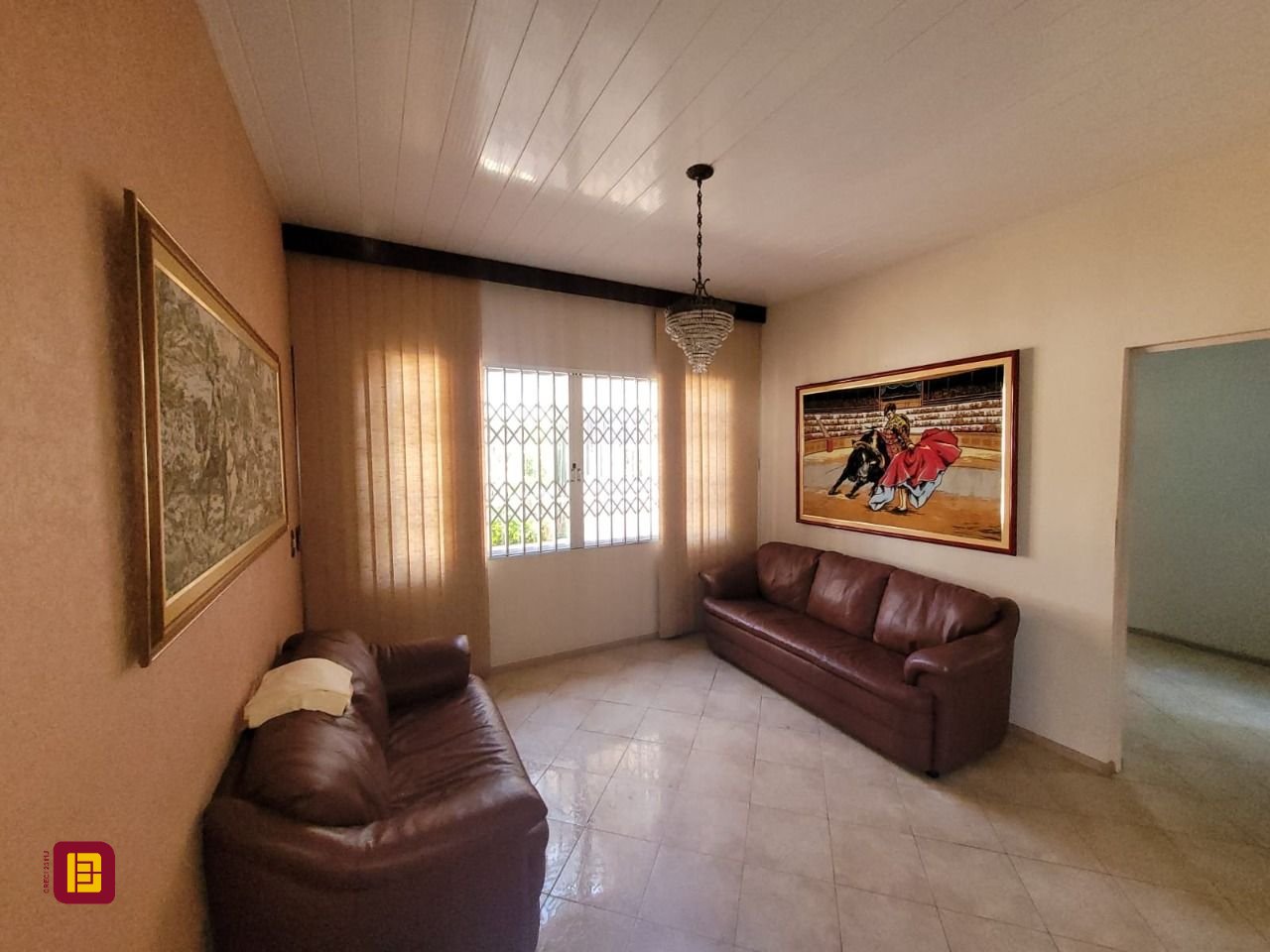 Casa com 138m², 4 quartos (sendo 1 suíte), 4 garagens, no bairro Estreito em Florianópolis