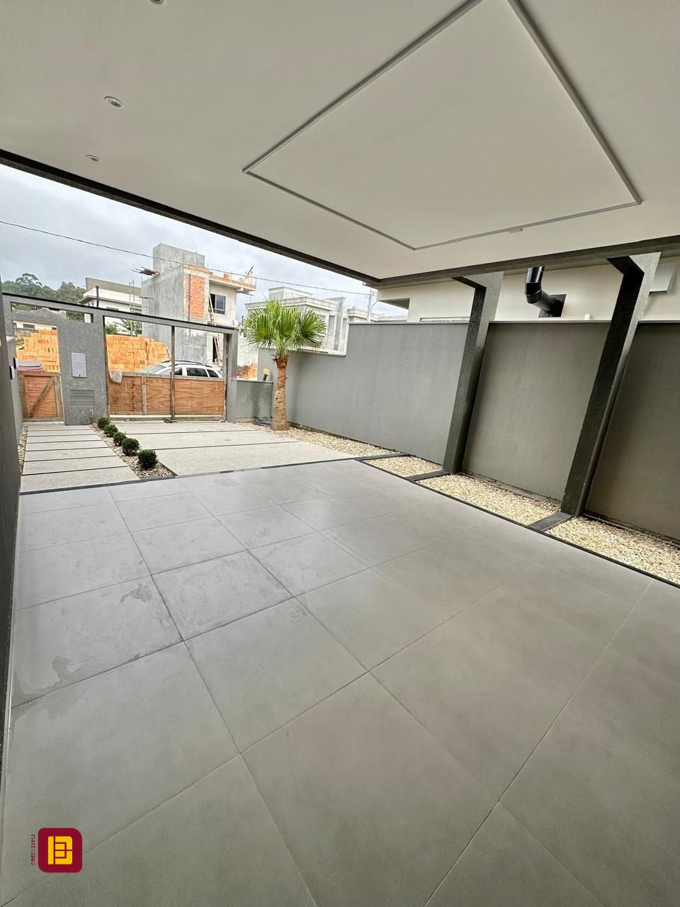 Casa com 165m², 6 quartos (sendo 3 suítes), 4 garagens, no bairro Ingleses em Florianópolis