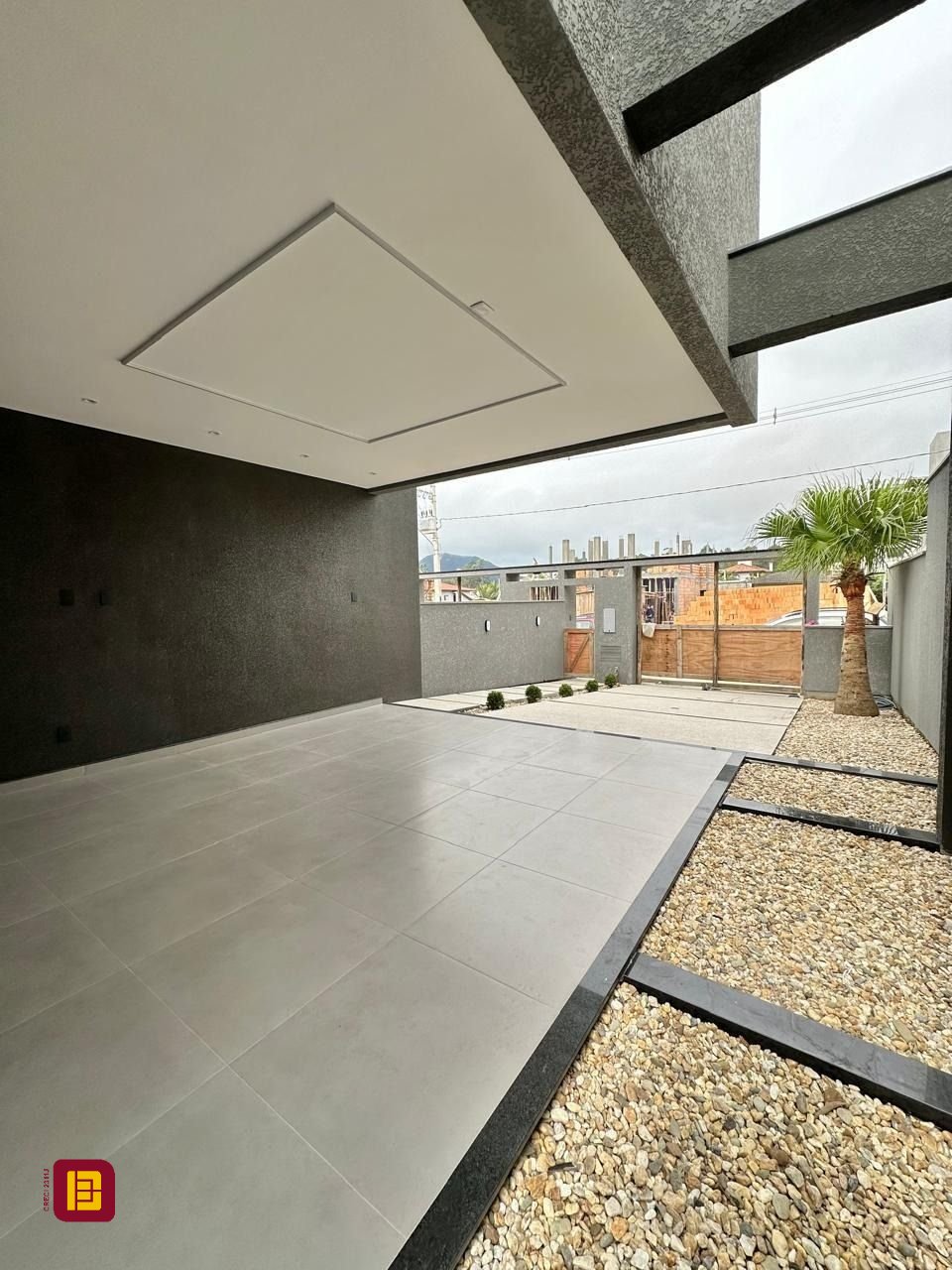 Casa com 165m², 6 quartos (sendo 3 suítes), 4 garagens, no bairro Ingleses em Florianópolis
