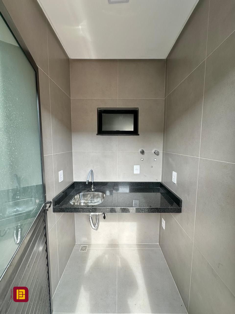 Casa com 165m², 6 quartos (sendo 3 suítes), 4 garagens, no bairro Ingleses em Florianópolis