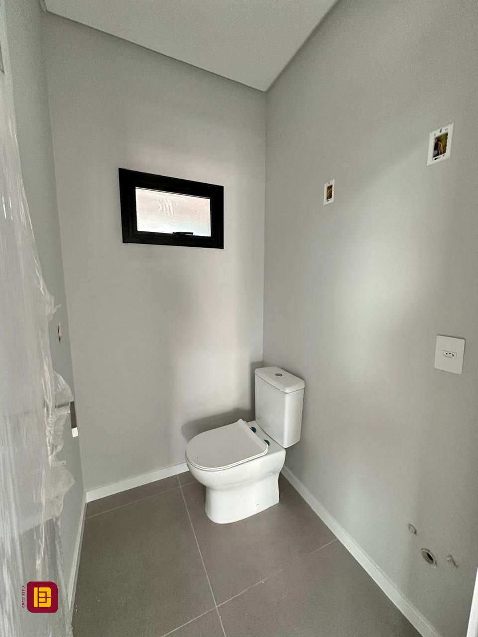 Casa com 165m², 6 quartos (sendo 3 suítes), 4 garagens, no bairro Ingleses em Florianópolis