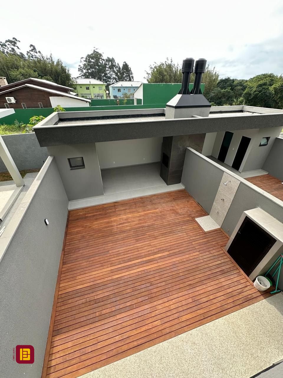Casa com 165m², 6 quartos (sendo 3 suítes), 4 garagens, no bairro Ingleses em Florianópolis