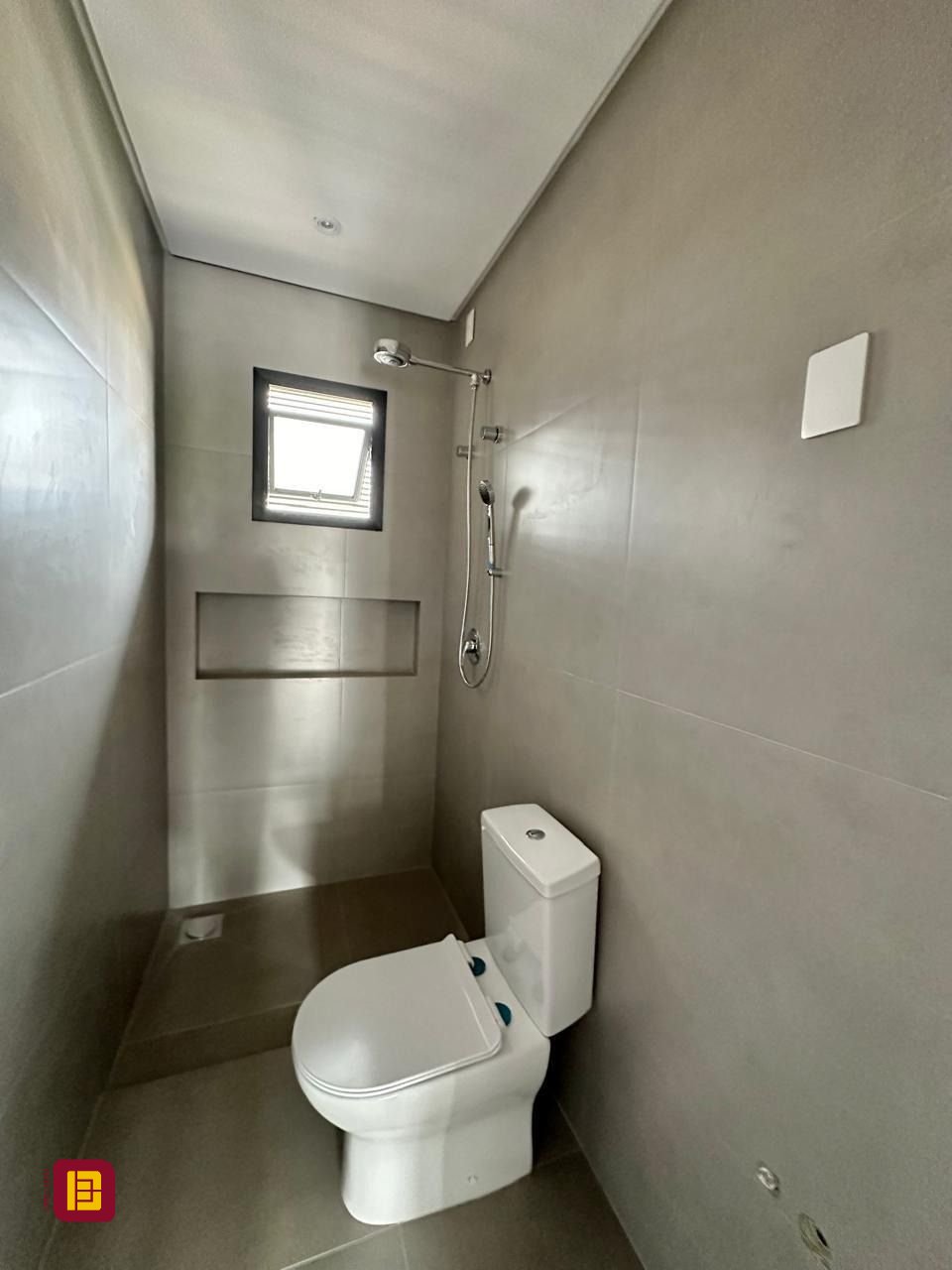 Casa com 165m², 6 quartos (sendo 3 suítes), 4 garagens, no bairro Ingleses em Florianópolis