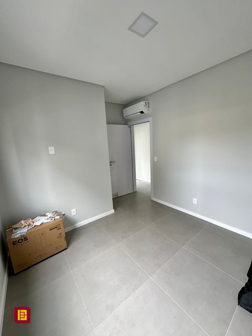 Casa com 165m², 6 quartos (sendo 3 suítes), 4 garagens, no bairro Ingleses em Florianópolis