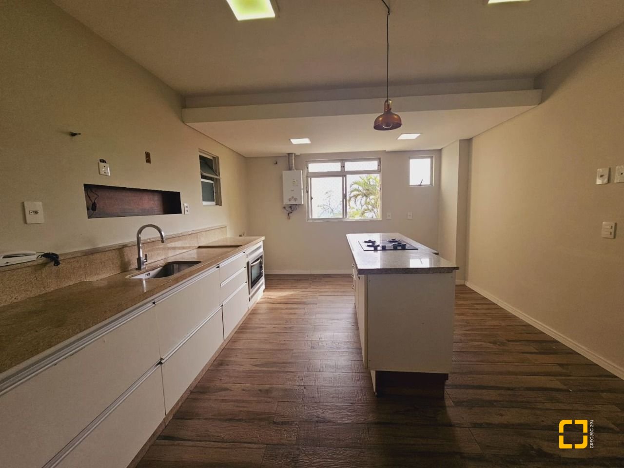 Apartamento com 108m², 4 quartos (sendo 1 suíte), 1 garagem, no bairro Bom Abrigo em Florianópolis