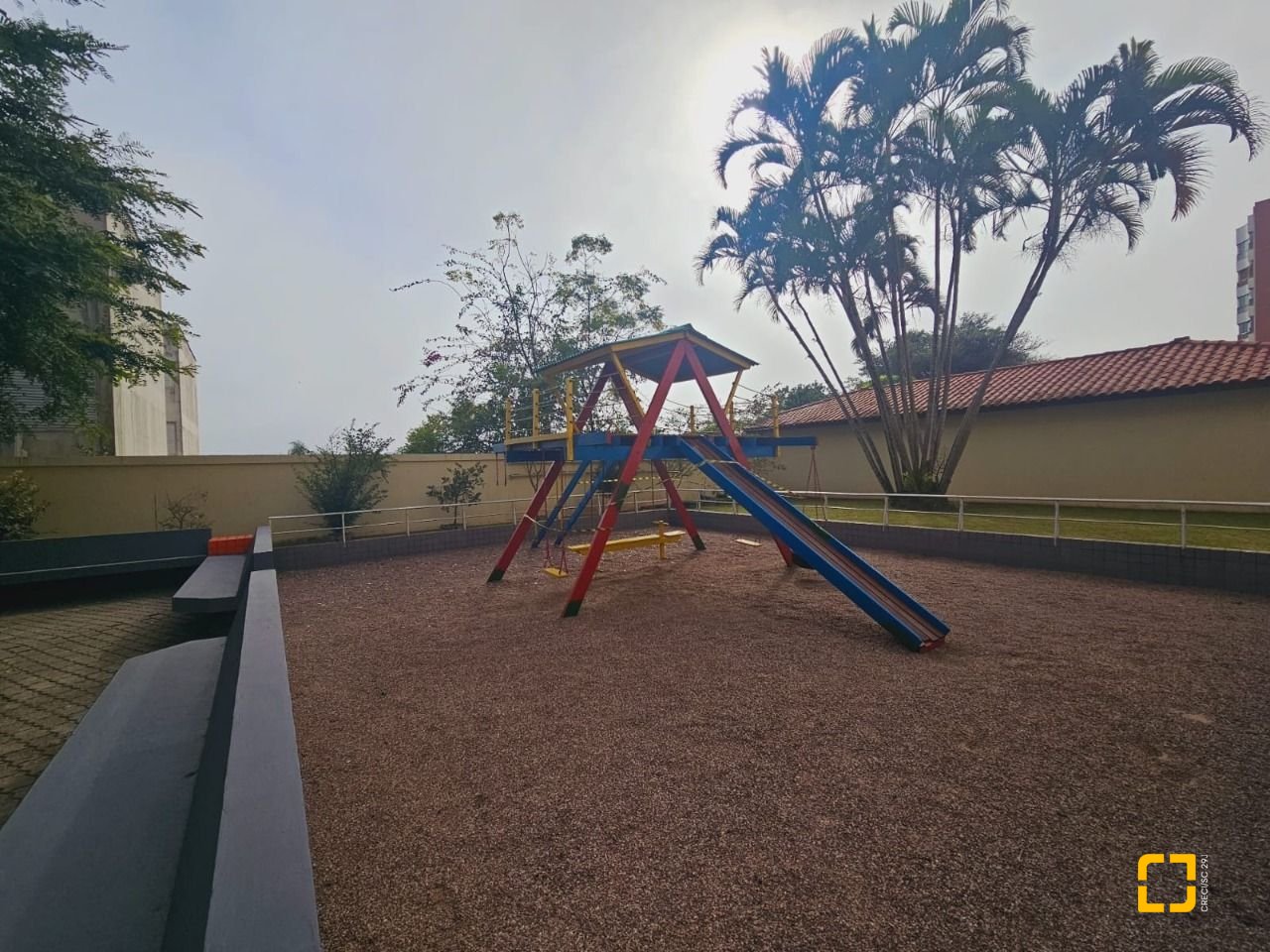 Apartamento com 108m², 4 quartos (sendo 1 suíte), 1 garagem, no bairro Bom Abrigo em Florianópolis