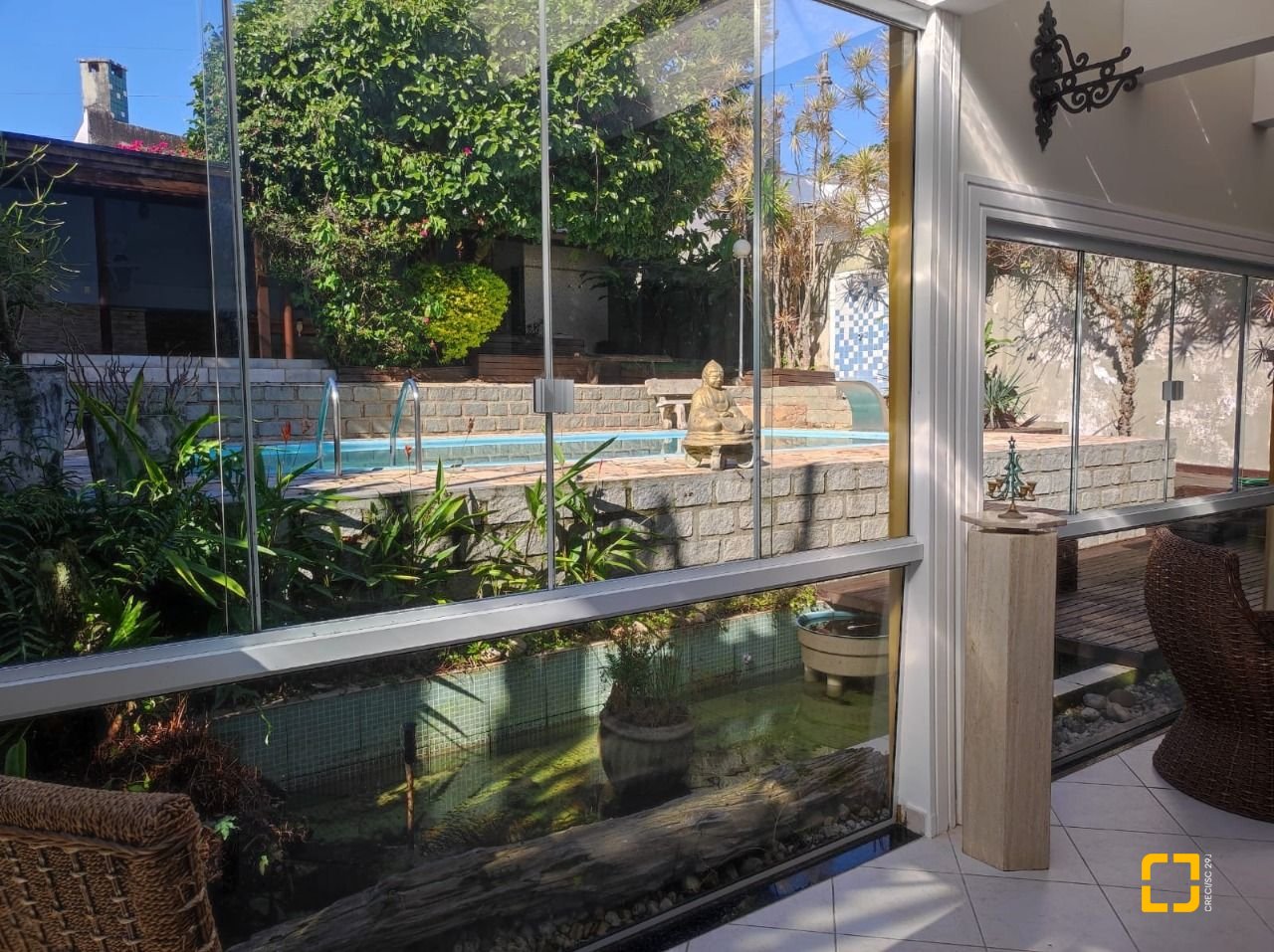 Casa de Condomínio com 287m², 6 quartos (sendo 4 suítes), 3 garagens, no bairro Bosque das Mansões em São José