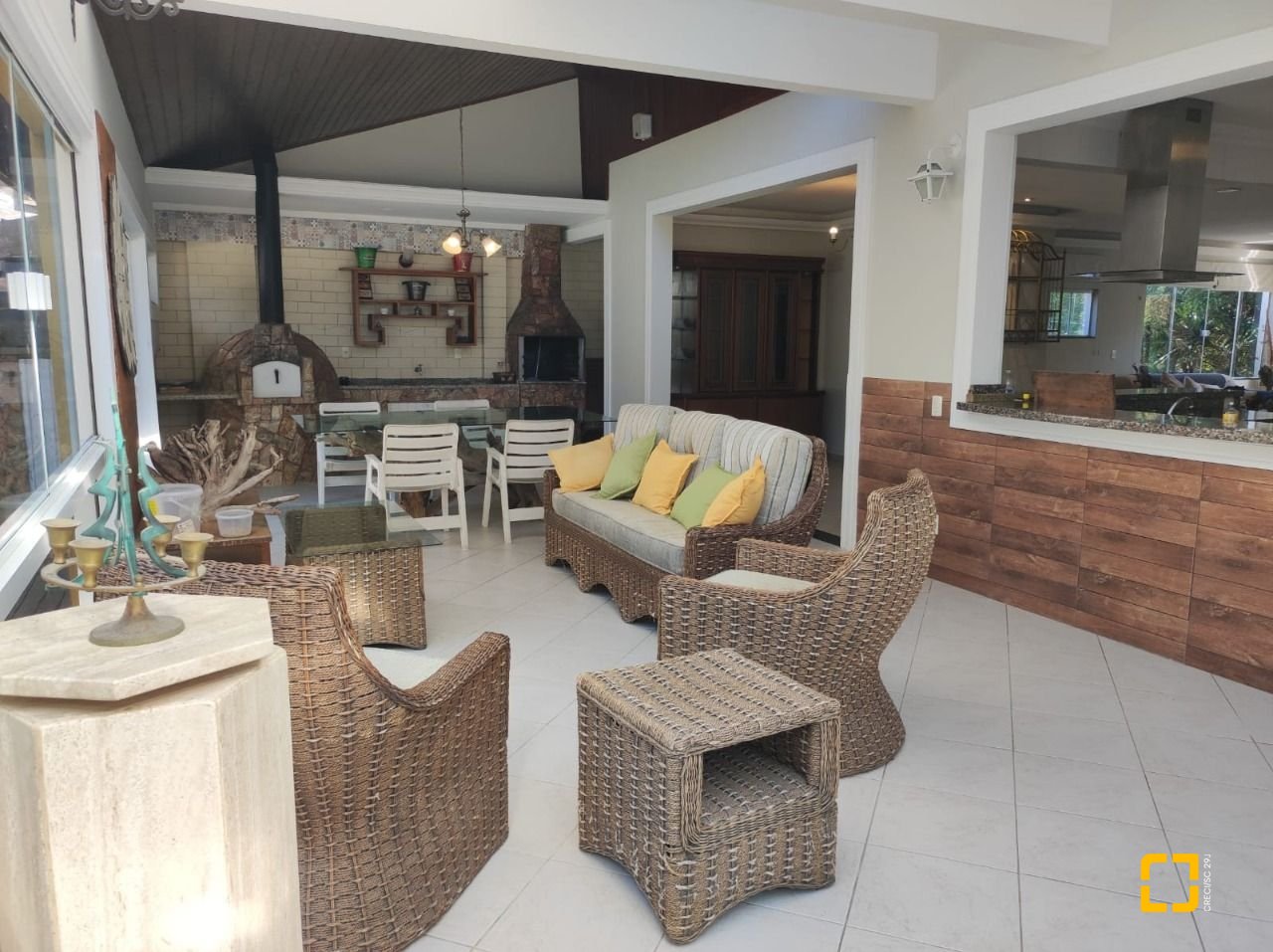 Casa de Condomínio com 287m², 6 quartos (sendo 4 suítes), 3 garagens, no bairro Bosque das Mansões em São José