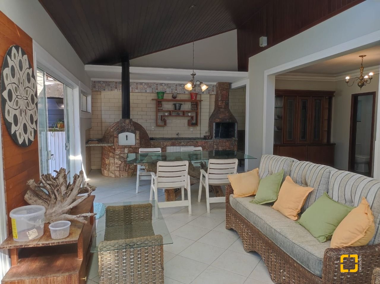 Casa de Condomínio com 287m², 6 quartos (sendo 4 suítes), 3 garagens, no bairro Bosque das Mansões em São José