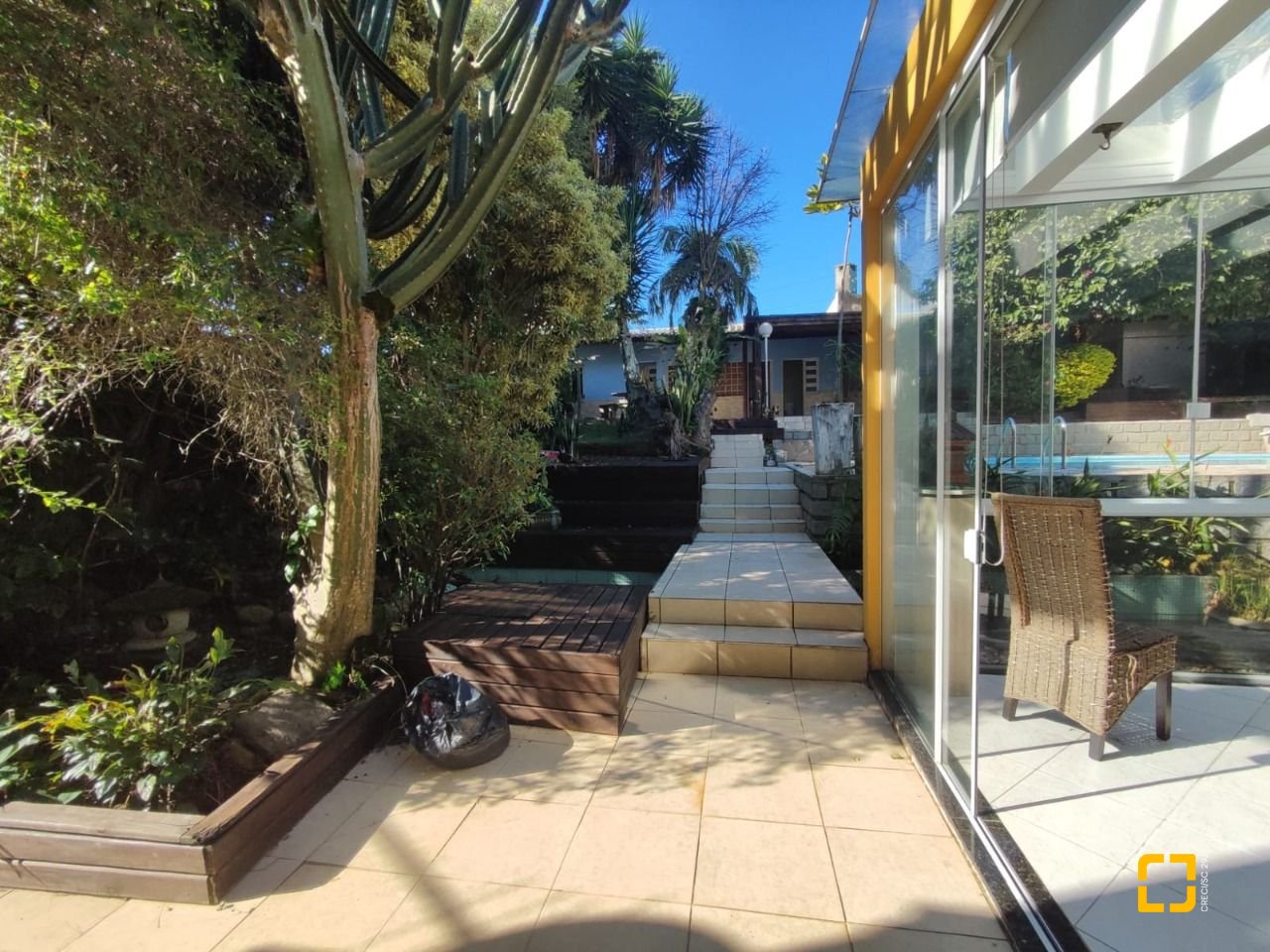 Casa de Condomínio com 287m², 6 quartos (sendo 4 suítes), 3 garagens, no bairro Bosque das Mansões em São José