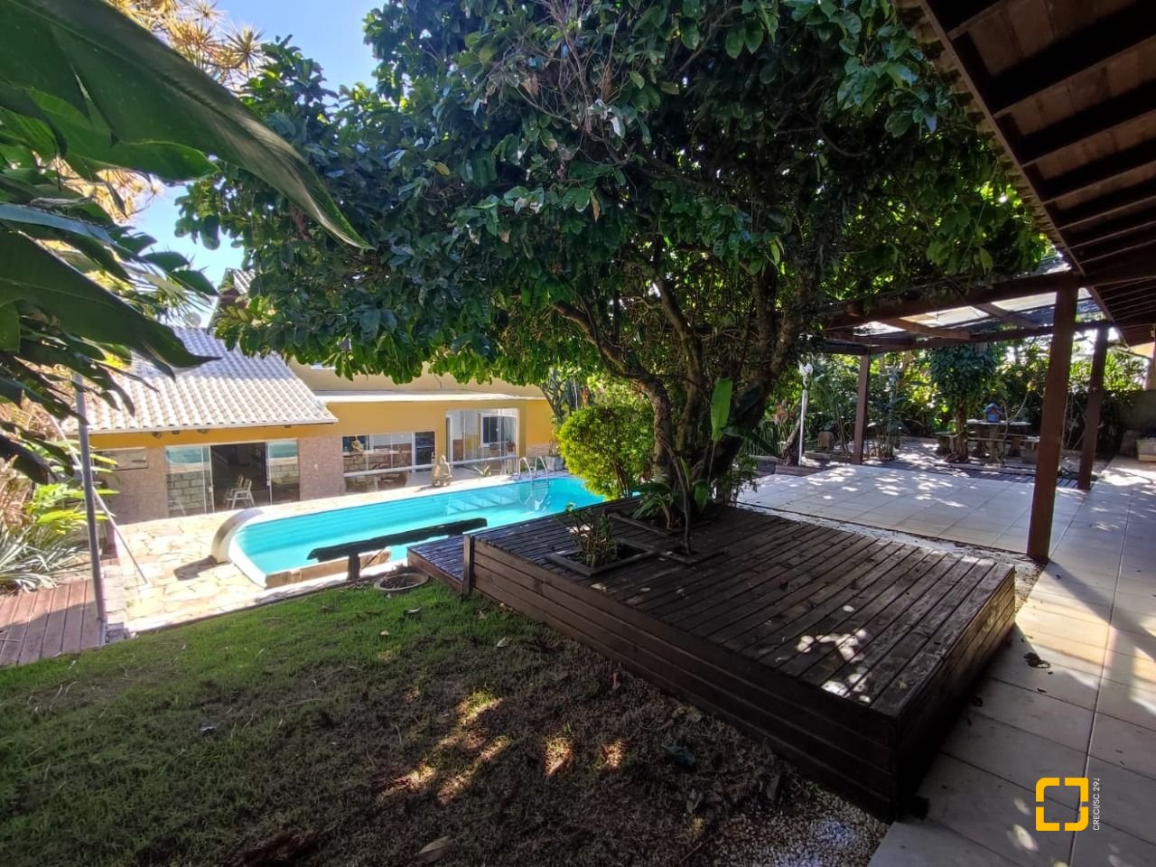 Casa de Condomínio com 287m², 6 quartos (sendo 4 suítes), 3 garagens, no bairro Bosque das Mansões em São José