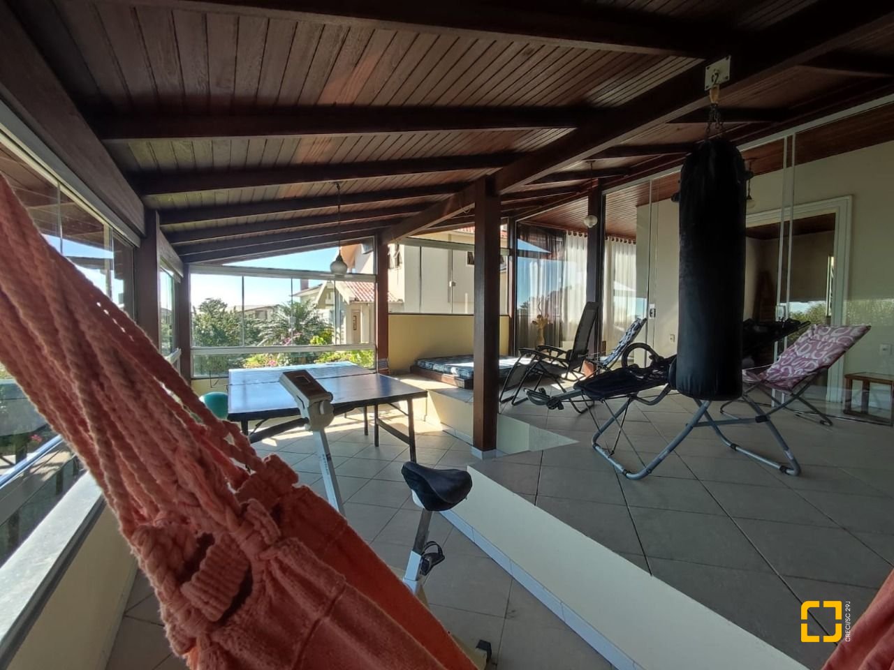 Casa de Condomínio com 287m², 6 quartos (sendo 4 suítes), 3 garagens, no bairro Bosque das Mansões em São José