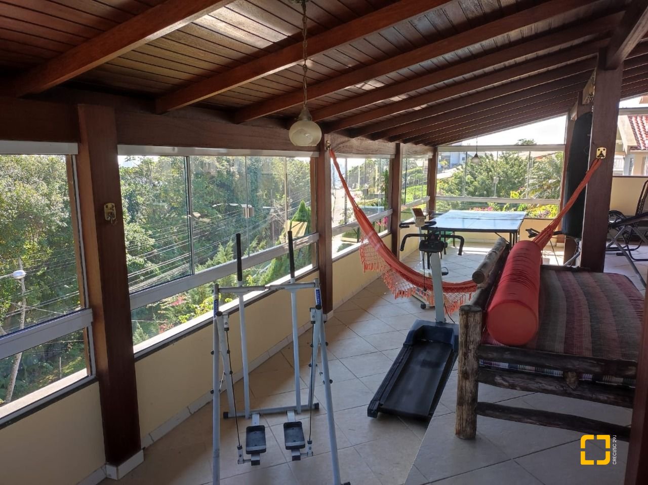 Casa de Condomínio com 287m², 6 quartos (sendo 4 suítes), 3 garagens, no bairro Bosque das Mansões em São José