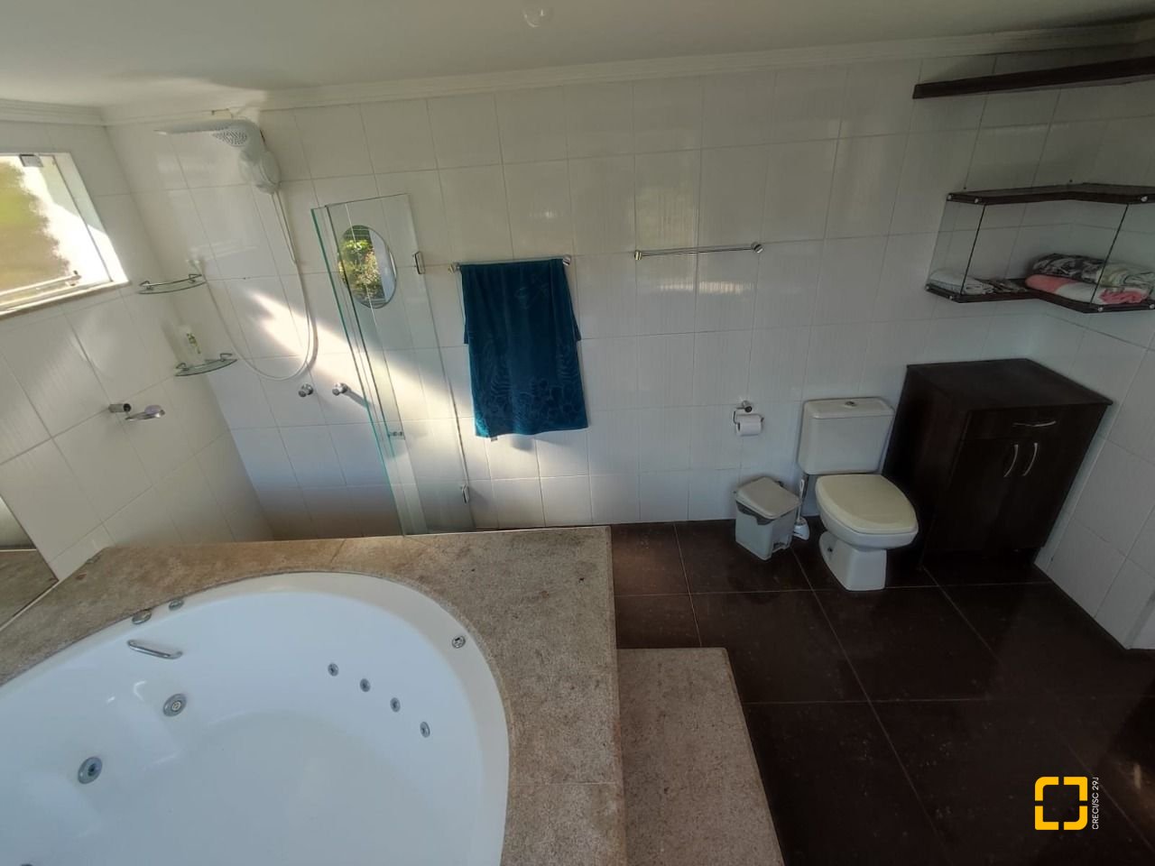 Casa de Condomínio com 287m², 6 quartos (sendo 4 suítes), 3 garagens, no bairro Bosque das Mansões em São José