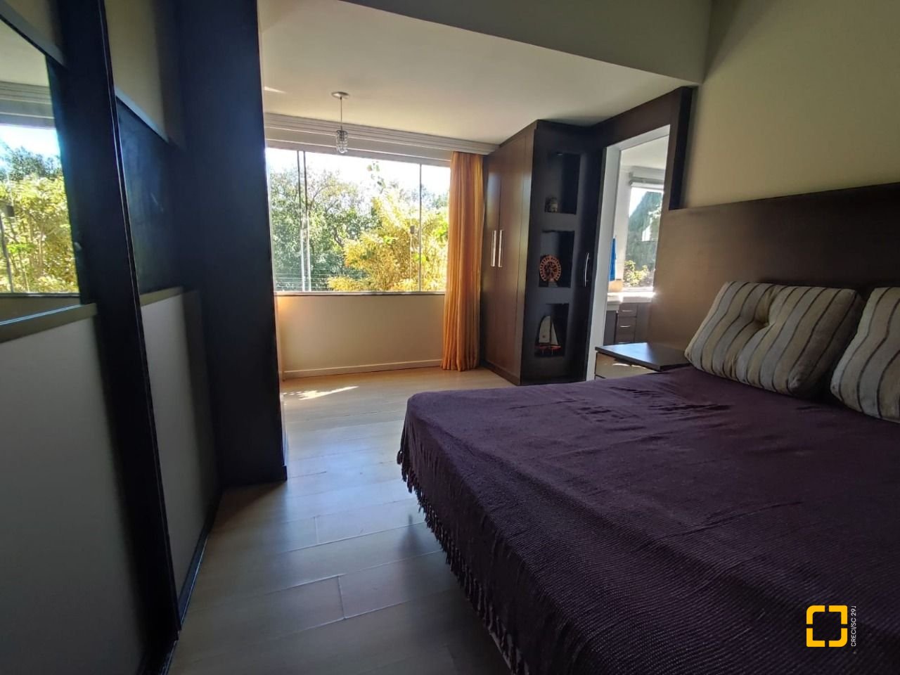 Casa de Condomínio com 287m², 6 quartos (sendo 4 suítes), 3 garagens, no bairro Bosque das Mansões em São José