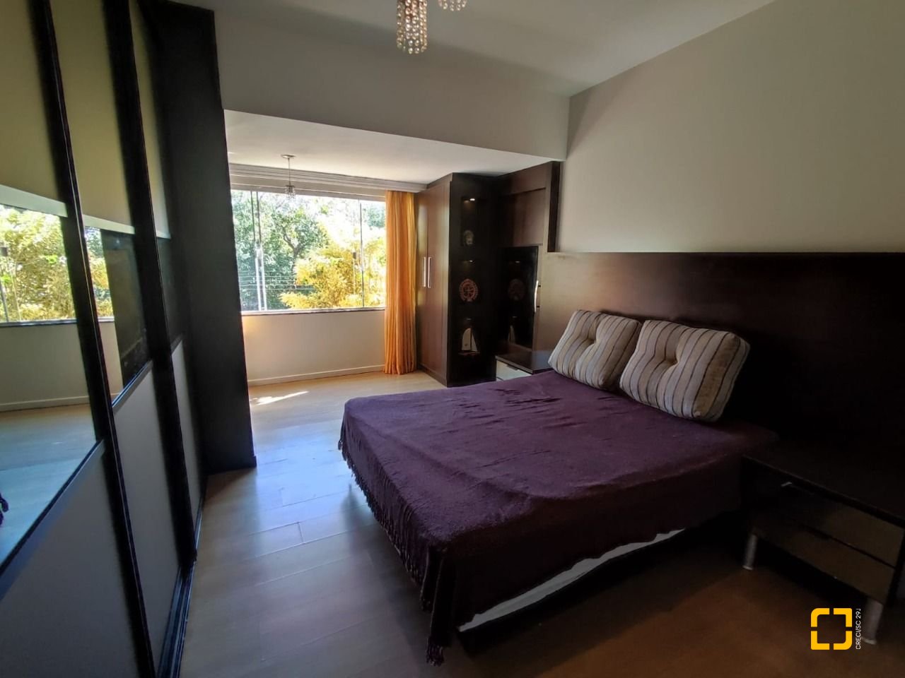 Casa de Condomínio com 287m², 6 quartos (sendo 4 suítes), 3 garagens, no bairro Bosque das Mansões em São José