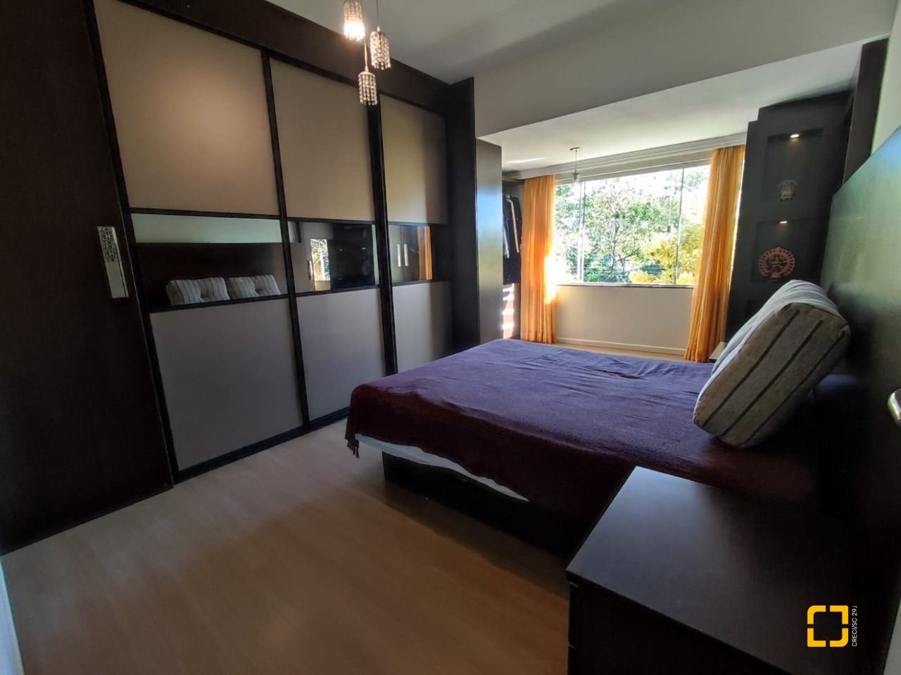 Casa de Condomínio com 287m², 6 quartos (sendo 4 suítes), 3 garagens, no bairro Bosque das Mansões em São José
